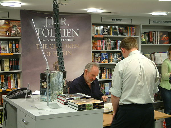 Illustrator Alan Lee signing copies of The Children of Húrin