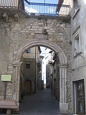 Arco della piazza