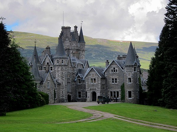 Your castles. Замок Лейнстоун._Шотландия_. Замки Шотландии Готика. Ardverikie House, Шотландия. Замок Лейнстоун Шотландия 2021.