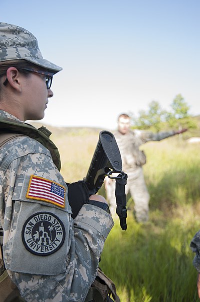 File:Army ROTC Program cadet observes civilian-on-battlefied search 160414-N-OL640-070.jpg