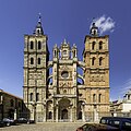 Astorga Cathedral Façade.jpg
