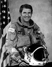 Astronaut Administrator Richard Truly - GPN-2000-001708.jpg
