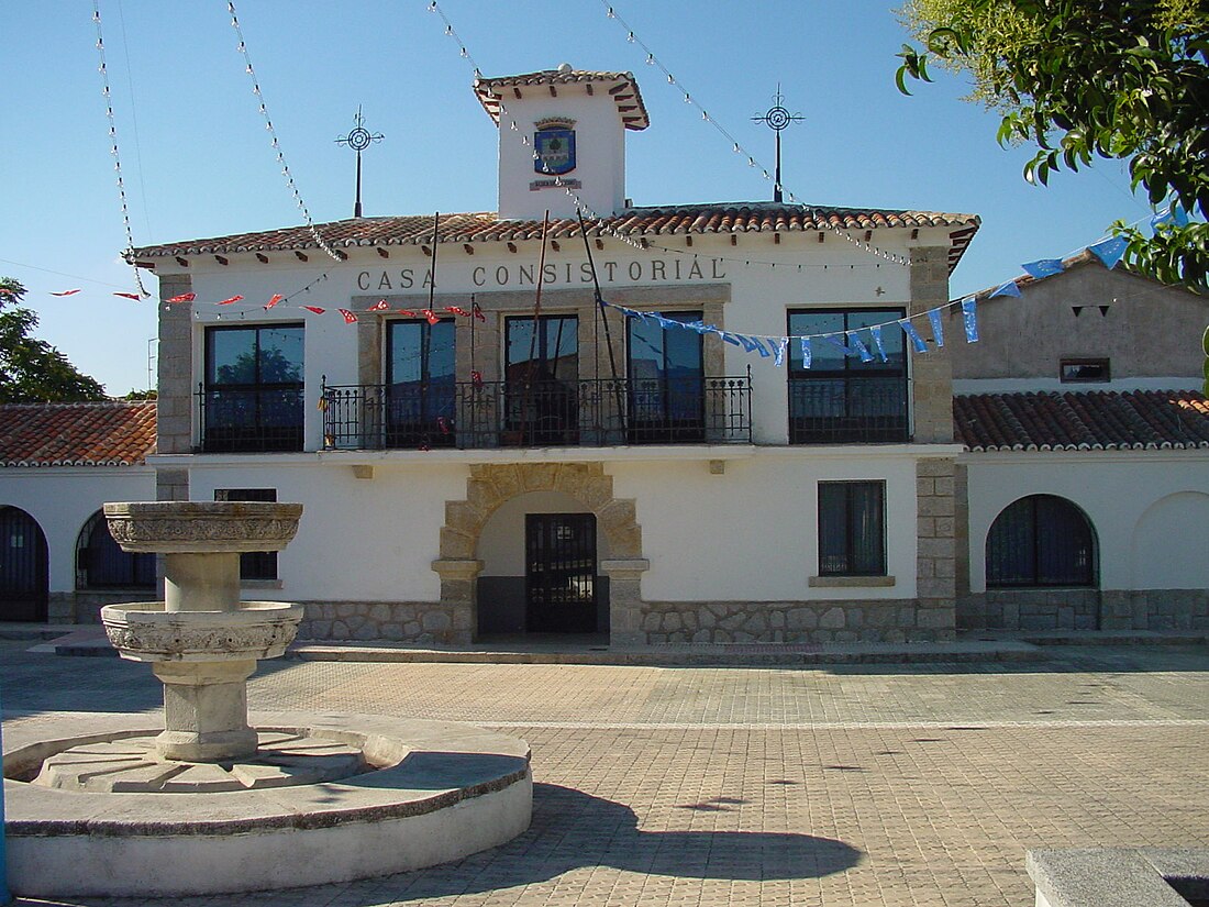 File:Ayuntamiento de Aldea del Fresno.jpg