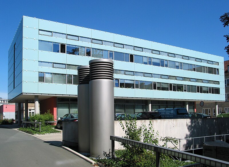 File:Bauhaus-Universität Weimar - Neubau der Fakultät Bauningenieurwesen.jpg