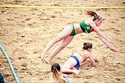 Deutsch: Beachhandball bei den Olympischen Jugendspielen 2018; Tag 6, 12. Oktober 2018; Mädchen, Hauptrundenspiel – Ungarn-Niederlande 2:1 English: Beach handball at the 2018 Summer Youth Olympics at 12 October 2018 – Girls Main Round – Hungary-Netherlands 2:1