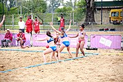 Deutsch: Beachhandball bei den Olympischen Jugendspielen 2018; Tag 6, 11. Oktober 2018; Mädchen, Platzierungssspiel Ränge 11-12 – Amerikanisch Samoa-Mauritius 2:1 English: Beach handball at the 2018 Summer Youth Olympics at 11 October 2018 – Girls Placement Match 11-12 – American Samoa-Mauritius 2:1