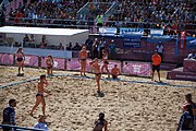 Deutsch: Beachhandball bei den Olympischen Jugendspielen 2018; Tag 3, 10. Oktober 2018; Mädchen, Vorrunde, Gruppe B - Niederlande-Argentinien 2:0 English: Beach handball at the 2018 Summer Youth Olympics at 10 October 2018 – Girls Preliminary Round Group B‎ – Netherlands-Argentina 2:0