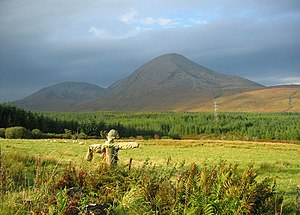 Beinn na Caillich ve Goir a 'Bhlair.jpg