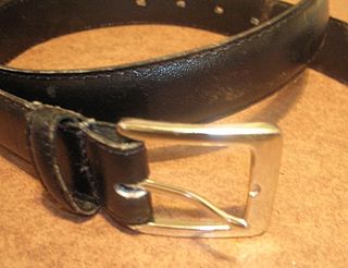 Frame-style buckle: A conventional belt buckle with single square frame and prong