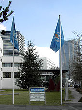 Bonn Bundeshaus: Lage und Erschließung, Geschichte, Gebäude