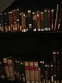 Boeken in de bibliotheek van de synagoge van Alexandrië (389488921) .jpg