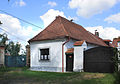 Čeština: Domek v Popovicích, části Brandýsa nad Labem-Staré Boleslavi English: Small house in Popovice, part of Brandýs nad Labem-Stará Boleslav, Czech Republic