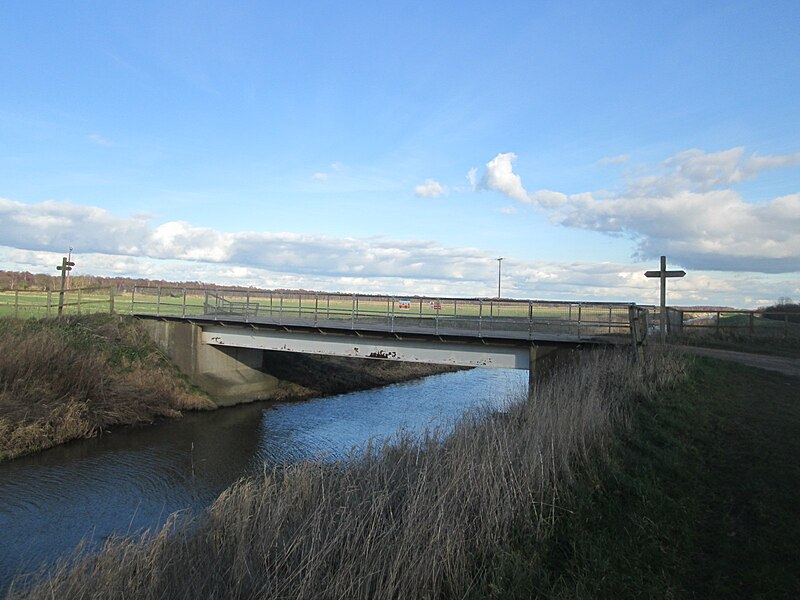 File:Bridge over the River Torne at Wroot - geograph.org.uk - 4824206.jpg