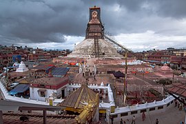 विक्रम संवत् २०७२ सालको महाभूकम्प पश्चात् क्षति भएको बौद्धनाथ स्तूप पुःन निर्माण का‌र्य भैरहँदा को दृश्य।