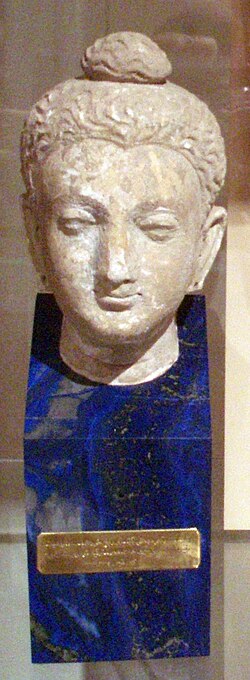 Миниатюра для Файл:Buddha head (State Museum of Oriental Art).jpg