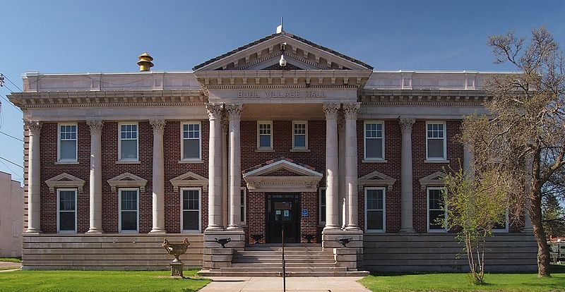 File:Buhl Village Hall.jpg