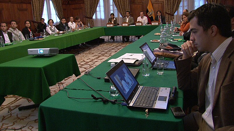 File:Canciller Patiño asiste a Taller de Exportación para sector maderero organizado por PROECUADOR (6010165132).jpg