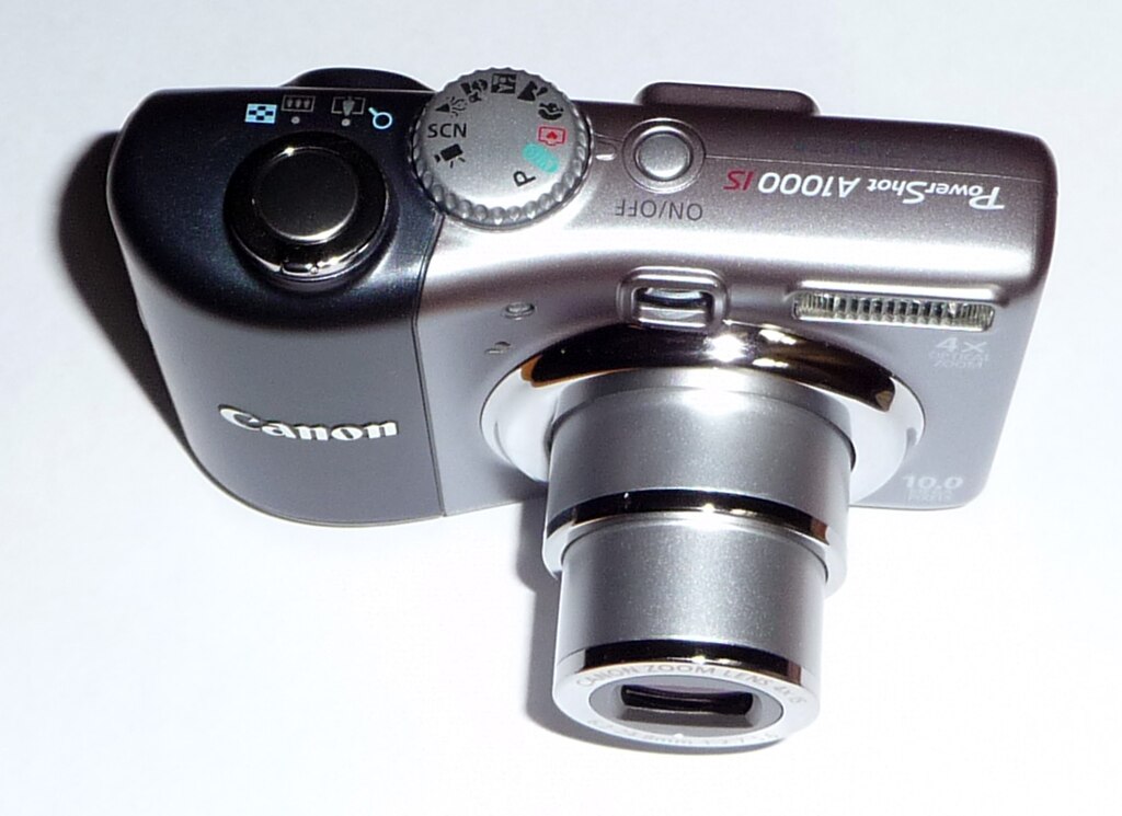 File:Canon A1000 IS 2009 G2.jpg - Wikimedia Commons