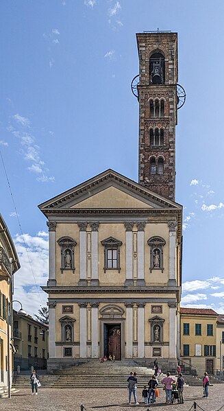 File:Carate Brianza - Chiesa dei Santi Ambrogio e Simpliciano - 2023.jpg