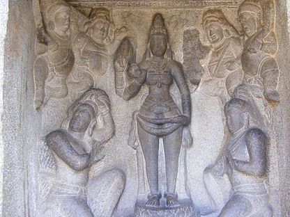 Carvings inside the temple , mahabalipuram.JPG