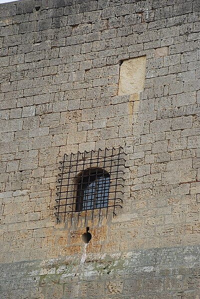 File:Castle of Las Cabañas de Castilla 011.JPG