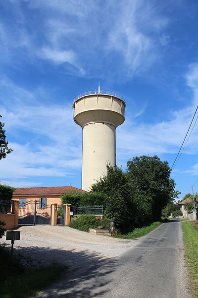 File:Château eau St Julien Veyle 5.jpg