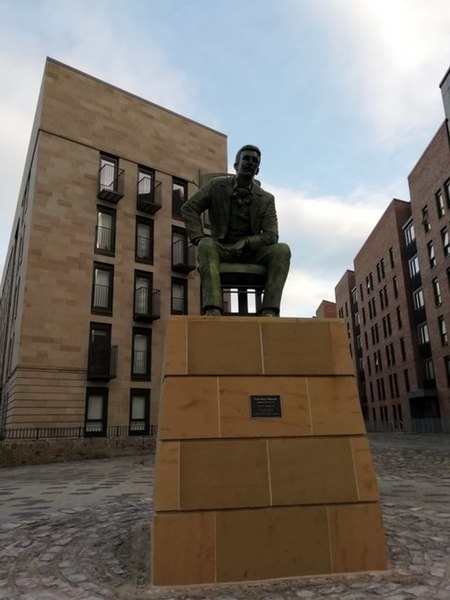 File:Charles Rennie Mackintosh statue, 2018 (geograph 6022533).jpg