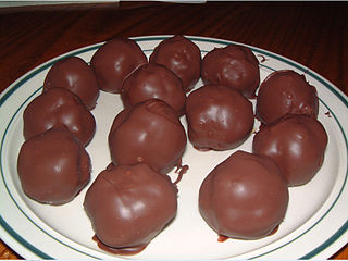 <span class="mw-page-title-main">Chocolate balls</span> Spherical confections made of or dipped into chocolate