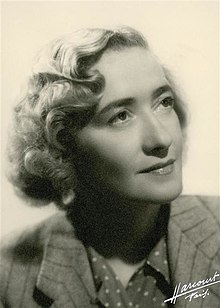 Cosette Harcourt.jpg