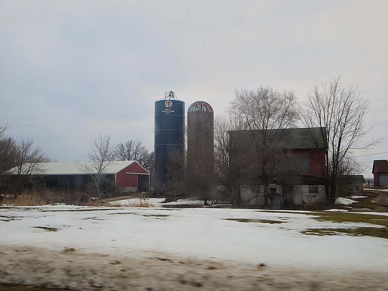 File:Dairy Farm - panoramio (5).jpg