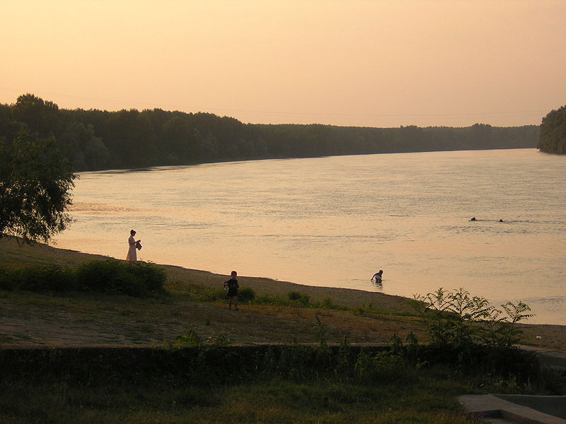 File:Danube at belene.jpg