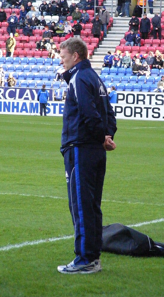 Moyes managing Everton against Wigan Athletic in January 2010