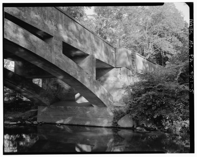 File:Detail, of north end, from southeast. - Campbell's Bridge, Spanning Unami Creek at Allentown Road (State Route 4027), Milford Square, Bucks County, PA HAER PA,9-MILSQ.V,1-5.tif