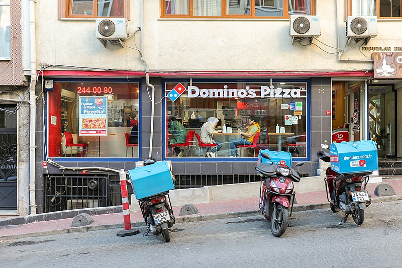 File:Domino's Pizza Istanbul.jpg