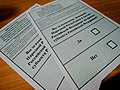 Bulletins de vote dans les deux républiques autoproclamées.