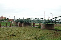 Drehbrücke, wie man sie aus Richtung Uetersen sieht