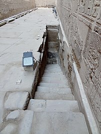 Edfu hram, nilometar za merenje visine reke Nila