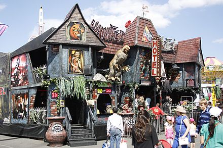 Haunted hotel attraction, Sideshow Alley, 2013