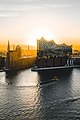 Elbphilharmonie zum Sonnenaufgang.jpg