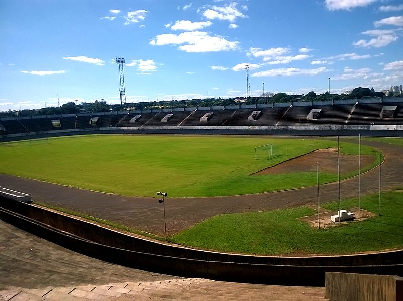 File:Estádio Pedro Pedrossian por dentro, Campo Grande, junho de 2015.jpg