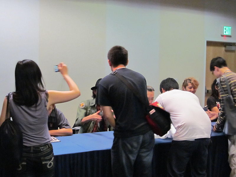 File:FLOW at FanimeCon 2010-05-29 2.JPG