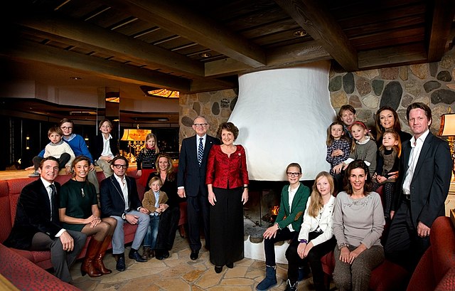 Prince Bernhard (sitting, front row, third from the left) with his wife, children, parents, siblings, and their families in 2013