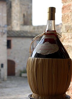 Chianti in a Fiasco bottle Fiasco di vino rosso da tavola Monteriggioni.jpg