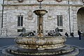 Fontana di Piazza Arringo IMG 0041.JPG