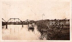 Antiga ponte sobre o Rio Tietê que deu nome ao bairro em 1940. Foi demolida e substituída pela Ponte dos Nordestinos.