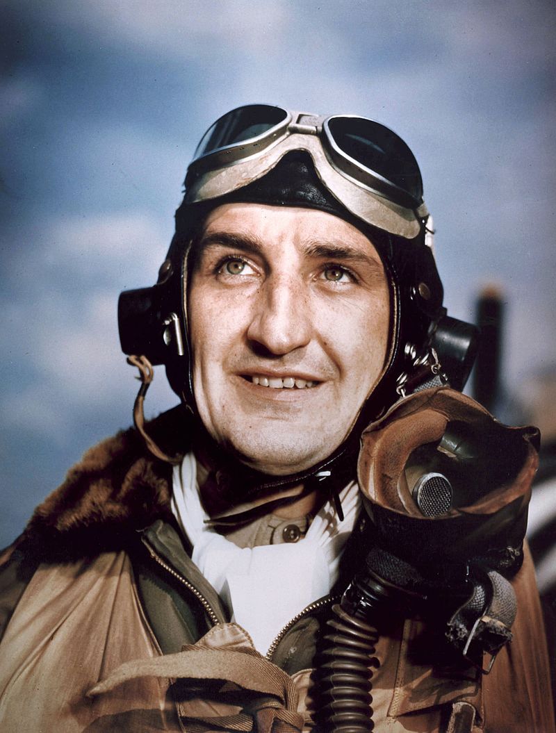 Francis Gabreski foto a color en traje piloto.jpg