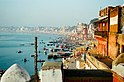 Riva del fiume Gange, Varanasi.jpg