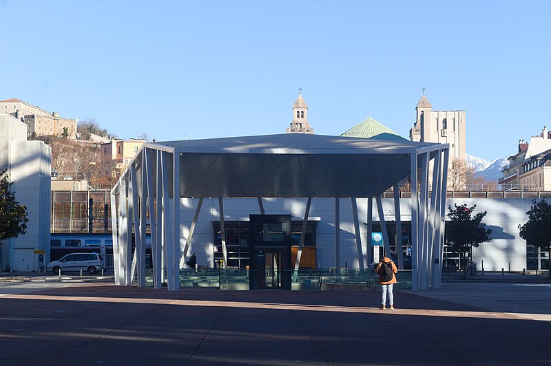 File:Gare de Grenoble, entrée Sud.jpg