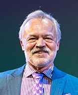 Graham Norton 2021 (cropped).jpg