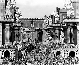 "Belshazzar's feast", one of the massive film sets in Intolerance (1916) Griffith intolerance.jpg